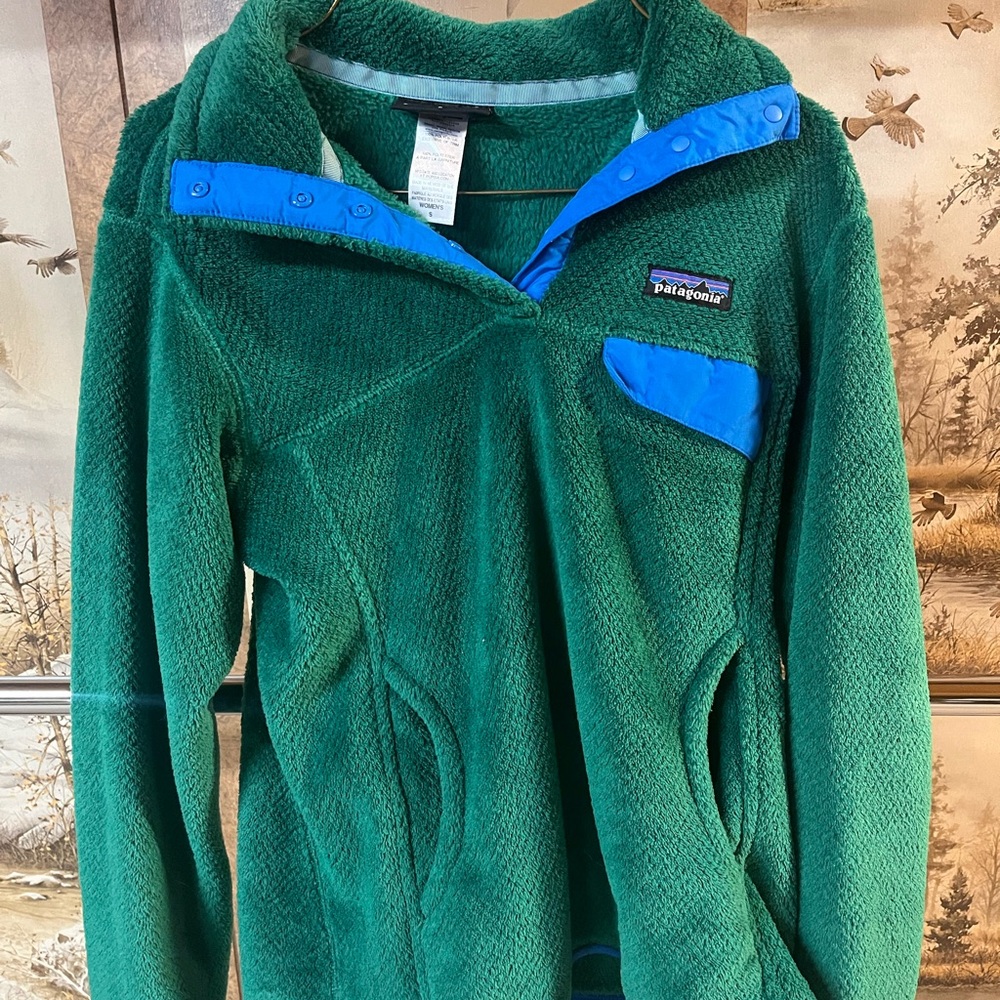 Women’s Patagonia Green Fleece Jacket